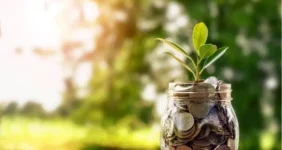 مطالبه بازنشستگان برای افزایش ۲ برابری عیدی | دولت بهار این قشر را سبز می کند؟