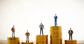 میزان حقوق کارمندان دولت اعلام شد | این گروه ماهیانه ۴۵ میلیون تومان دریافت می کنند + سند