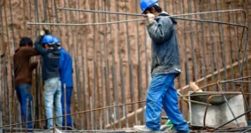 چالش حل نشدنی بیمه کارگران ساختمانی | هیچکس به داد آنها نمی‌ رسد