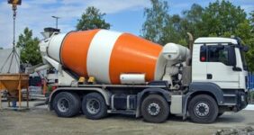 چرا دیگ کامیونهای حمل سیمان همیشه در حال چرخیدن است؟ چرا دیگ کامیونهای حمل سیمان همیشه در حال چرخیدن است؟