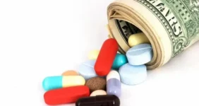 هشدار ؛ حذف ارز دارو وقوع فاجعه را قطعی می کند