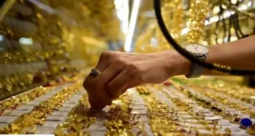 قیمت طلا مسیر عوض کرد | در بازار چه خبر شده ؟ (۲ خرداد ۱۴۰۴)