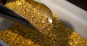 قیمت طلا عقب نشست ؛ دلار داغ شد !