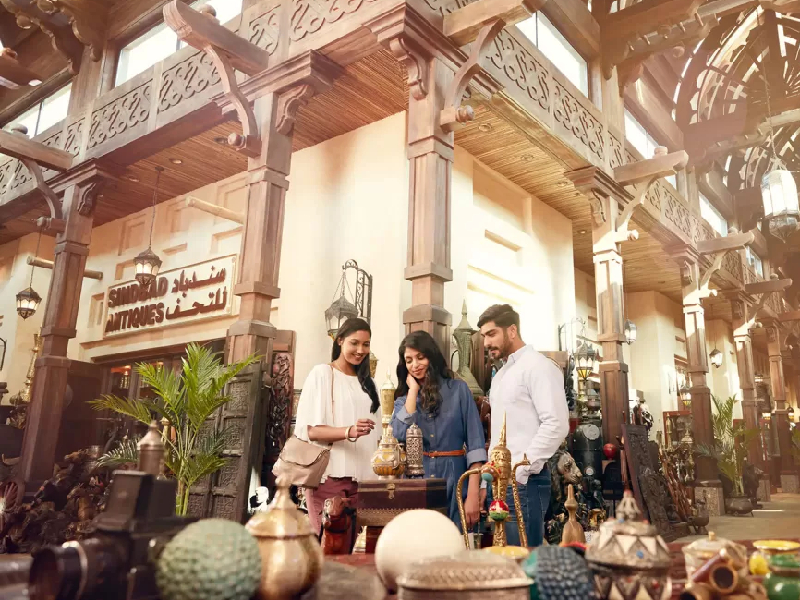 کریسمس کجا بریم؟ راهنمای انتخاب بهترین مقصد برای سفر ژانویه بازار جمیرا دبی برای تعطیلات کریسمس و سال نو