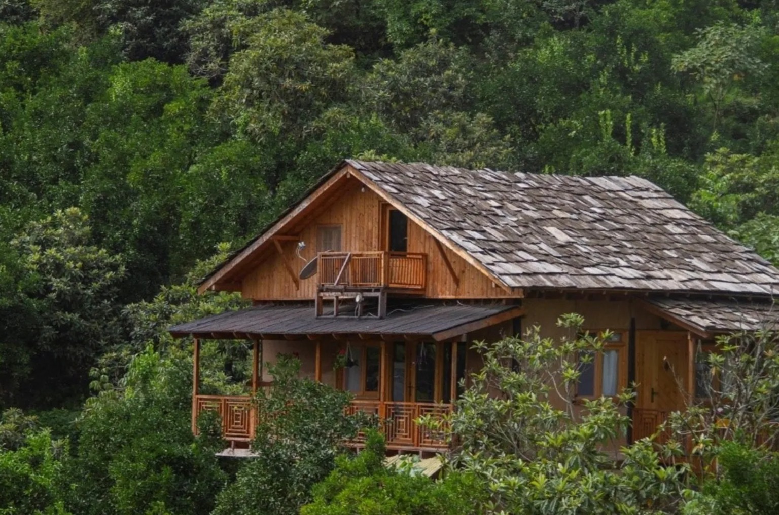 از تراس‌های رو به دریا تا کلبه‌های جنگلی؛ بهترین لوکیشن‌ها برای اجاره ویلا در انزلی و حومه