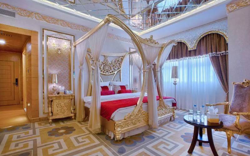 برآورد بودجه لازم برای سفر خانوادگی به مشهد مقدس هتل های نزدیک حرم امام رضا در سفر به مشهد