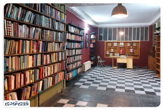 کافه کتاب هزار تو