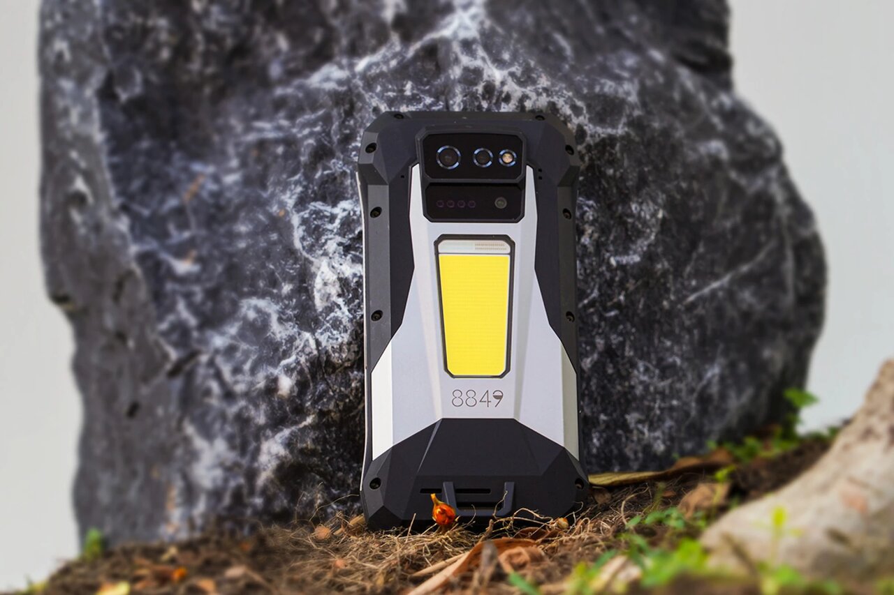 تلفن همراهی که یک پروژکتور در دلش دارد!