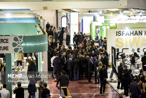 بررسی برگزاری یا لغو نمایشگاه گردشگری و صنایع دستی تهران