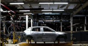 خودروسازان بدون مجوز حق افزایش قیمت ندارند