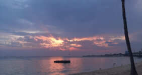 ساحل مرجان کیش | قدم زدن در ساحل خلیج فارس