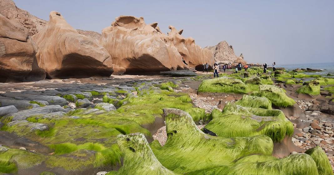 ساحل مکسر | زیباترین ساحل صخره‌ای جنوب ایران