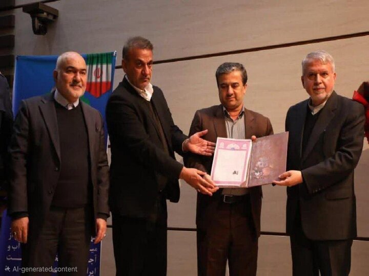 سند مالکیت کاخ آپادانا و موزه میراث فرهنگی شوش اهدا شد