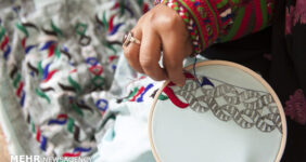 سوزن دوزی بلوچ؛ میراث گران بهای زنان بومی جنوب شرق کشور