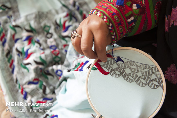 سوزن دوزی بلوچ؛ میراث گران بهای زنان بومی جنوب شرق کشور