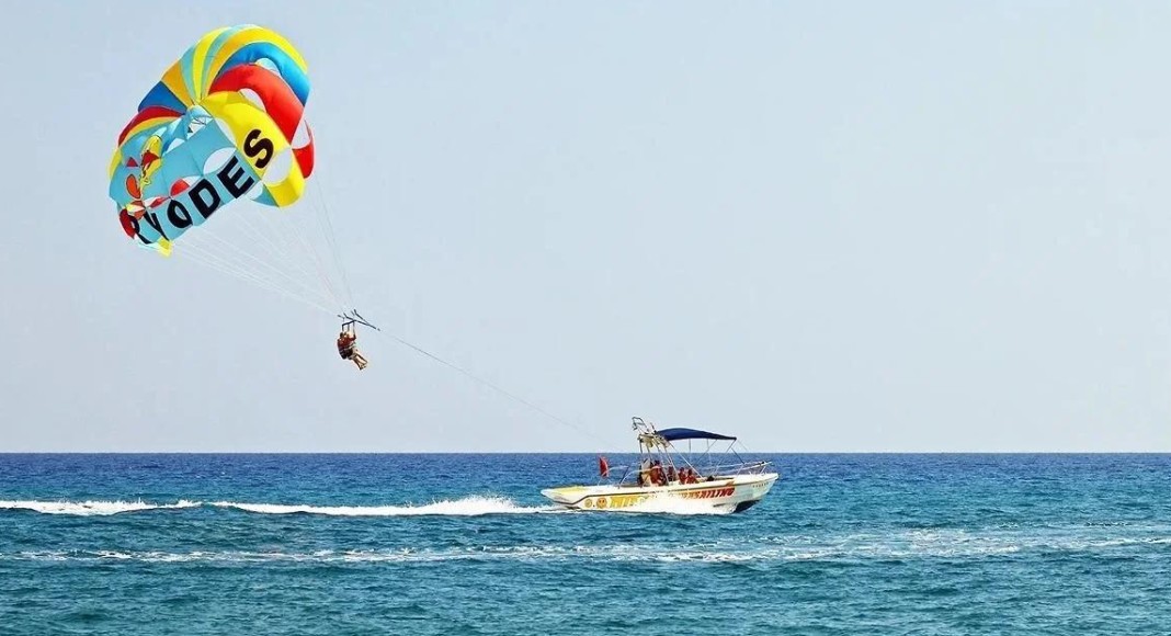 صفر تا صد تفریحات آبی کیش | هیجان در جزیره