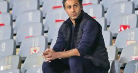 فرهاد مجیدی در امارات شوکه شد / بازیکن تیم گم شد!