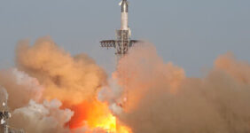 قدرتمندترین موشک جهان آماده پرتاب می‌شود