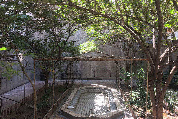 مرمت خانه فروغ و حریق در بازار سنتی رشت ماجرای توقف مرمت خانه فروغ