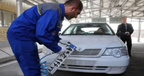 پلاک‌های «ایران ۷۰» رسماً وارد تهران شدند؛ شماره‌گذاری خودروها به حالت عادی بازگشت