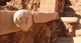 کشف نقش‌برجسته‌های چهره انسانی ۱۰ هزار ساله در «سفرتپه» ترکیه