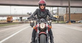 اختلاف در صدور گواهینامه موتورسواری برای زنان / دولت لایحه ارسال نکرد!