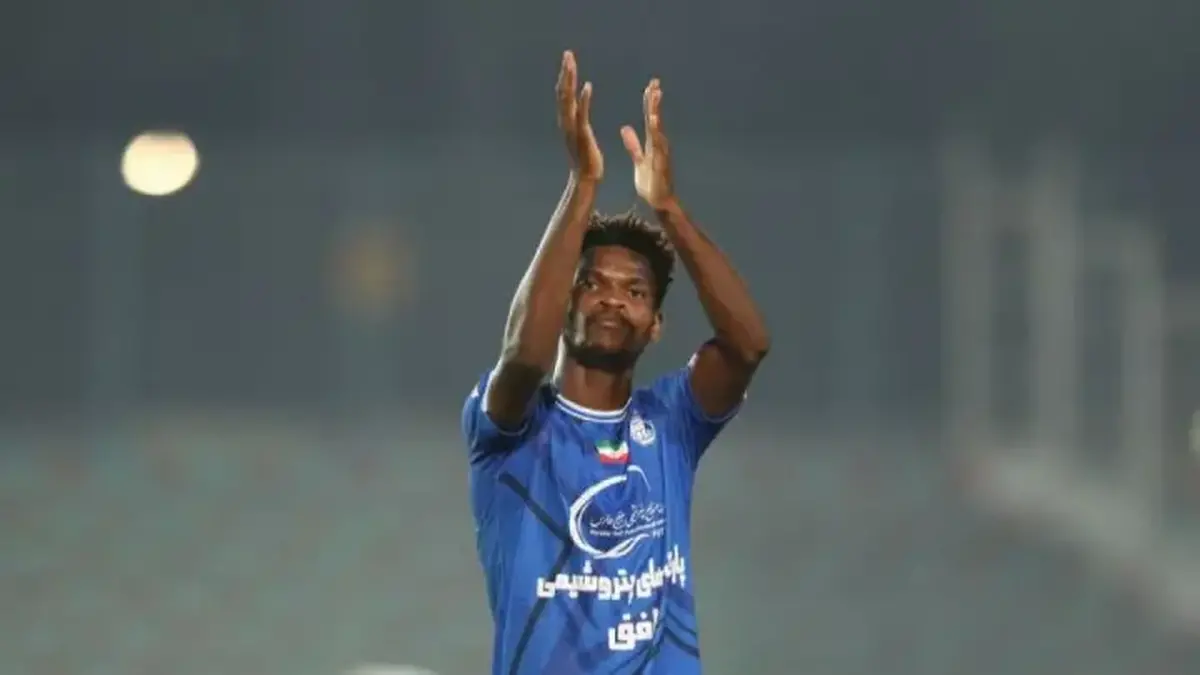 بازیکن جنجالی استقلال آماده بازگشت به میدان شد