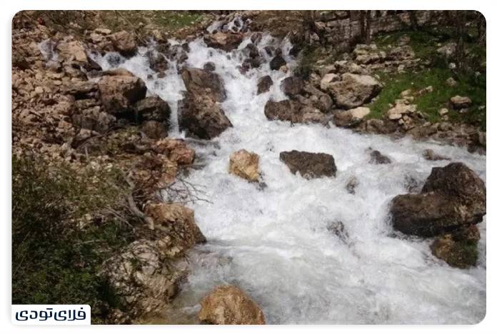 جاهای دیدنی چهارمحال و بختیاری چشمه سرداب رستم آباد از جاهای دیدنی چهارمحال و بختیاری