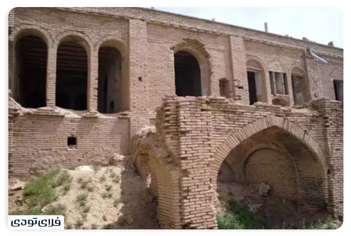 جاهای دیدنی چهارمحال و بختیاری قلعه ضرغامالسلطنه فرادنبه