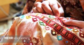 حیات «سوزن دوزی بلوچ» با دستان زنان توانمند حاشیه نشین زاهدان