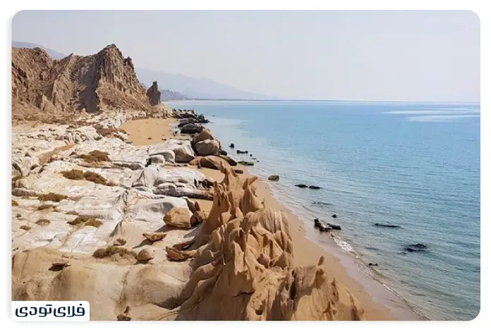 ساحل نقره ای هرمز دلیل درخشش ساحل نقره ای هرمز