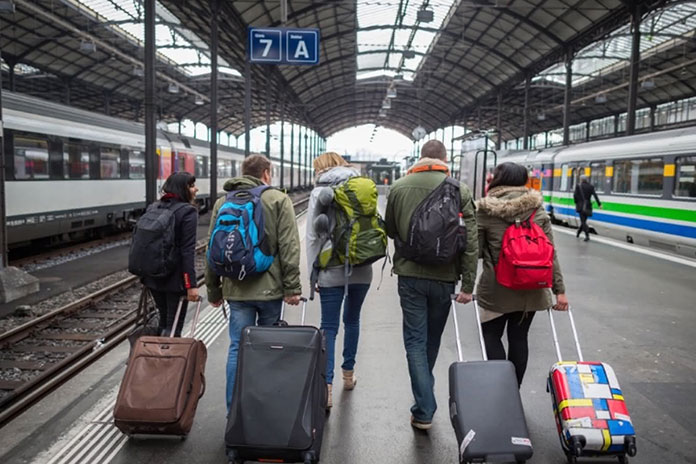 سفر با قطار حمل بار بیشتر در قطار