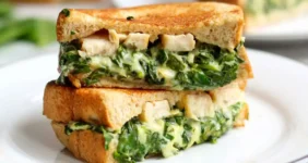 طرز تهیه ساندویچ اسفناج و گردو/ میان وعده مقوی برای عصر‌های زمستان