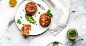 طرز تهیه کوکو گل‌کلم غذای مخصوص روز‌های سرد زمستان