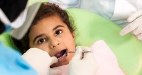 غفلت والدین از دندانی که شیری نیست