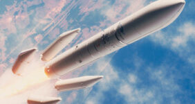 موشک سنگین آریان آماده پرتاب شد