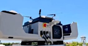 پهپادها در نقش پلیس به خیابان‌ها می‌آیند