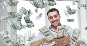 پولدارترین فرد جهان چقدر درآمد دارد و چند دلار پول دارد؟