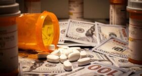 چالش‌های تخصیص ارز / دارو و تجهیزات با تاخیر رسید