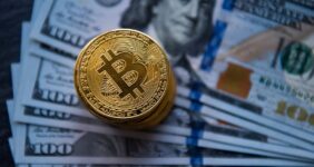 گزارش بلومبرگ از سقوط مجدد بیت کوین/ اعتماد سرمایه‌گذاران کاهش یافت