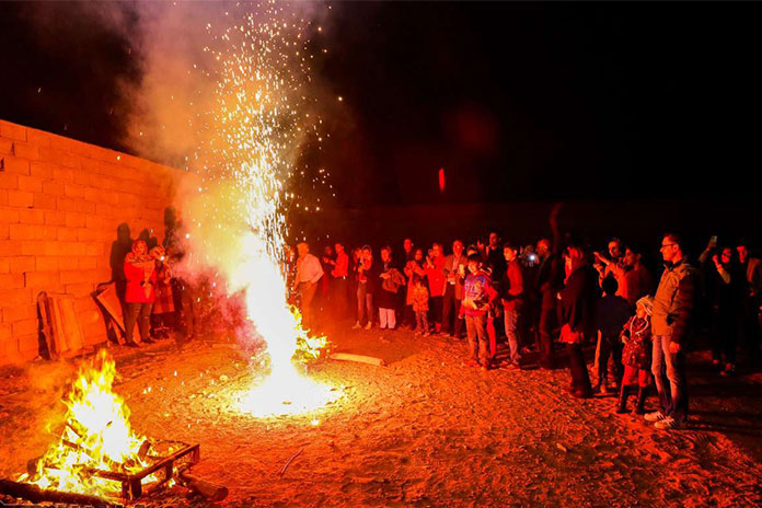 جشن چهارشنبه سوری برپایی آتش در جشن چهارشنبه سوری