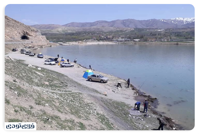 امکانات تالاب زیبای چغاخور