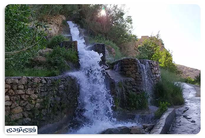 جاهای دیدنی سمیرم آبشار تقرچه