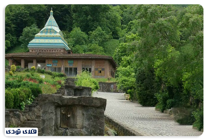جاهای دیدنی لاهیجان مقبره جد مادر شیخ زاهد گیلانی از جاذبه های لاهیجان