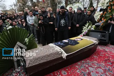 حضور هنرمندان در مراسم خاکسپاری حمید هیراد+ عکس