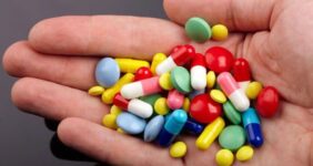ذخایر کافی مواد غذایی و دارویی موجود است