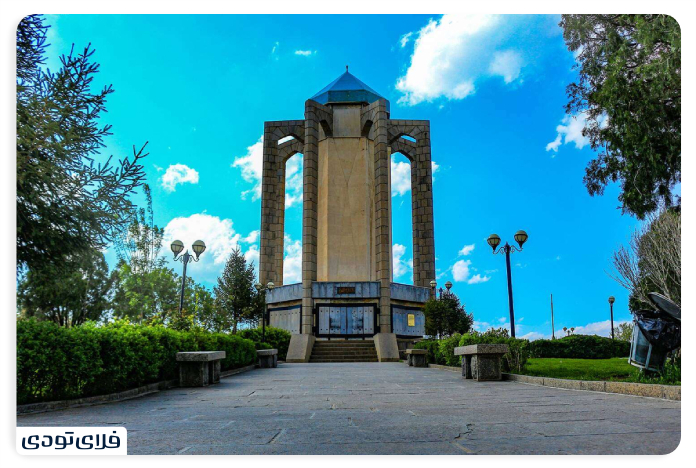 سفر به همدان آرامگاه باباطاهر عریان از جاذبه های گردشگری همدا