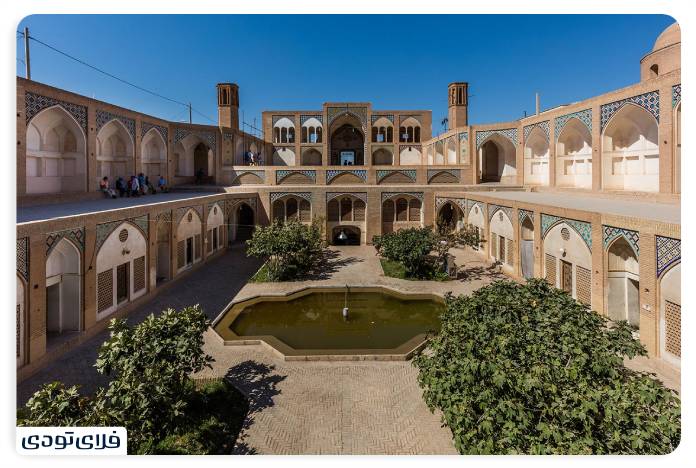 باغ فین کاشان مسجد و مدرسه آقا بزرگ