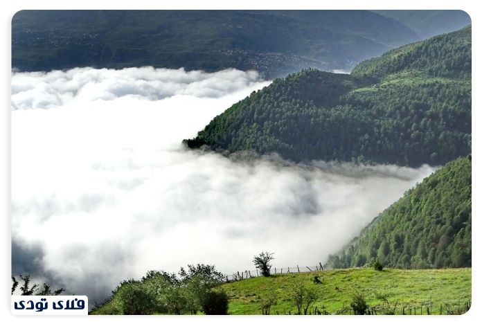 روستای فیلبند مسیر دسترسی به اقیانوس ابر در فیلبند