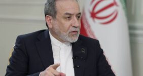 عراقچی: ایرانیان هرگز در برابر حملات بزدلانه سر خم نمی‌کنند